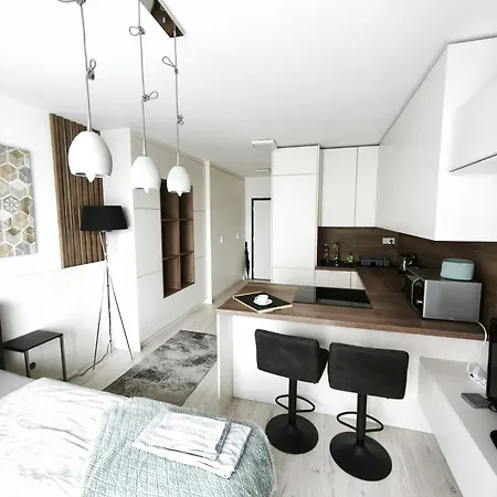 Cozy Urban - Balcony With Garden View Apartment Bratislava