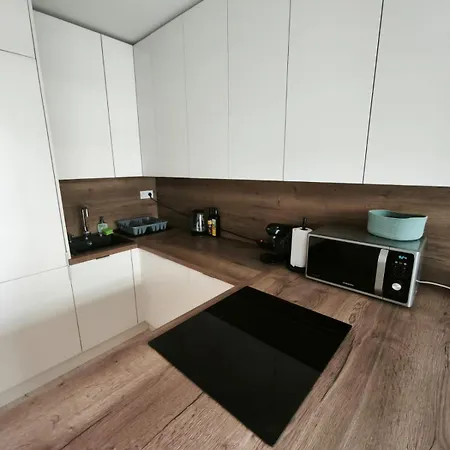 Cozy Urban - Balcony With Garden View * براتسيلافا