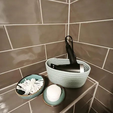 Cozy Urban - Balcony With Garden View アパート ブラチスラヴァ