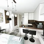 Cozy Urban - Balcony With Garden View 아파트 브라티슬라바