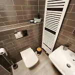 Cozy Urban - Balcony With Garden View 아파트 브라티슬라바