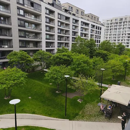 아파트 Cozy Urban - Balcony With Garden View