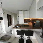 아파트 Cozy Urban - Balcony With Garden View 브라티슬라바